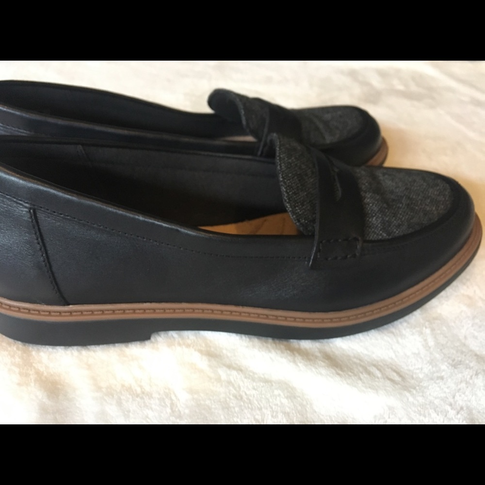 Clarks size 9 - Picture 3 of 5